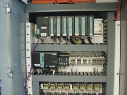 SIEMENS Three Phase 440 V Semi Automatic PLC PANEL 200 A IP54 Industrial Automation