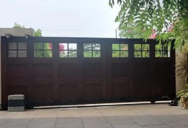 SARAVANA ENGINEERING S3 Manual Cantilever Sliding Gates 1500 Kg