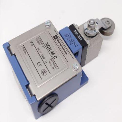 3 A Limit Switches Roller & Plunger Type ZCK-D16