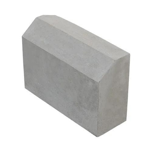 17234-345_image_0.jpg Concrete Kerb Stones 300 x 300 x 150 mm