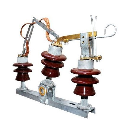 15765-47_image_0.jpg Three Phase 3 Pole AB Switches Medium Voltage