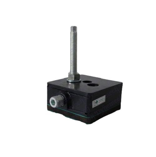 Dynemech 1800 kg Bolt On Wedge Mount DB1-i 8 mm Rubber
