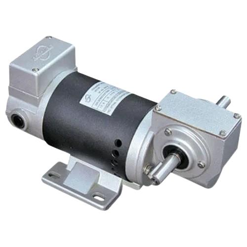17363-5577_image_0.jpg ROTOMAG 25 hp Helical Gear Motor 29 - 5589 Nm