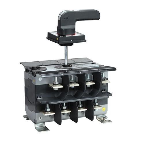 15761-30_image_0.jpg L&T 60 - 4000 A 220 - 415 V Three Phase Changeover Switch Panels