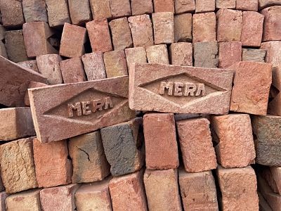 MERA Clay Rectangular Red Bricks 8.75X6.75X3.25 inch