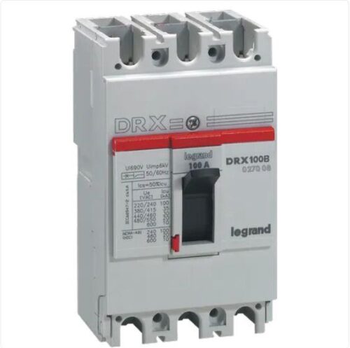 16228-272_image_0.jpg 100 A 10 kA Three Pole MCCB