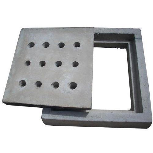 16290-1463_image_0.jpg Vritved Precast Drainage Cover RCC Bitumen painted 600 x 600 mm
