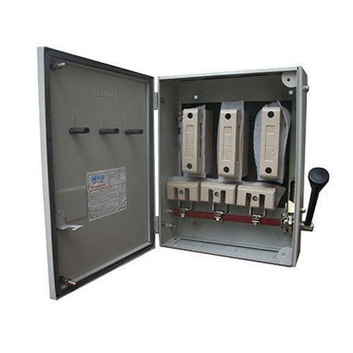 16290-1683_image_0.jpg Three Pole Upto 200 A 415 V Switch Fuse Units