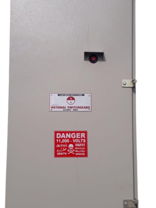 16358-286_image_0.jpg NS Three Phase Three Pole 800 A Load Breaking Switch 33kV/LBS/800/01