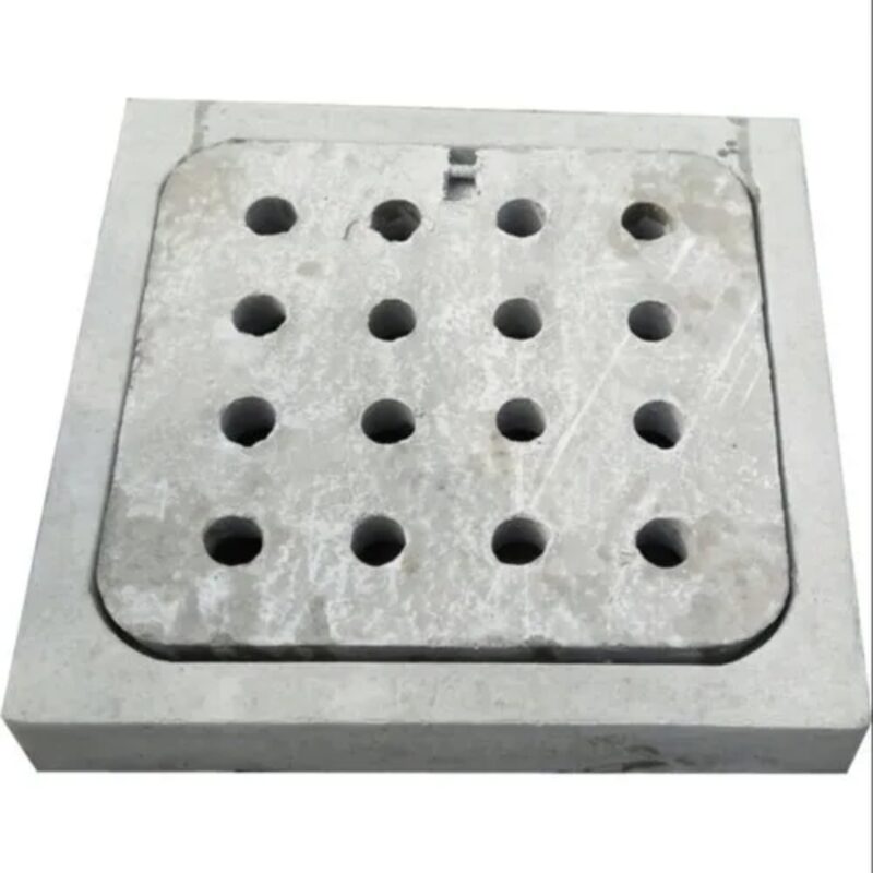 16369-444_image_0.jpg SRI RANGA Precast Drainage Cover RCC Bitumen Painted 600 x 600 mm