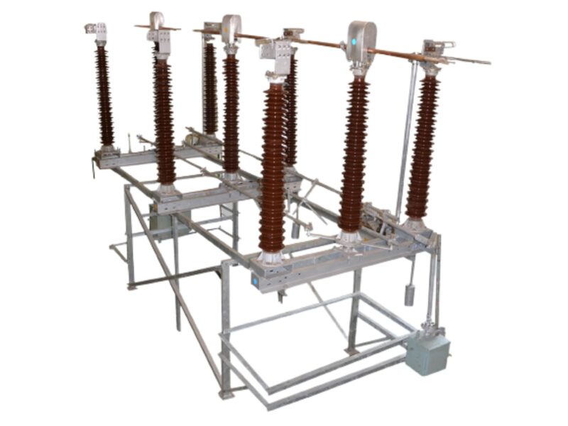 16411-739_image_0.jpg TRITECH Three Pole Isolators 2000 A