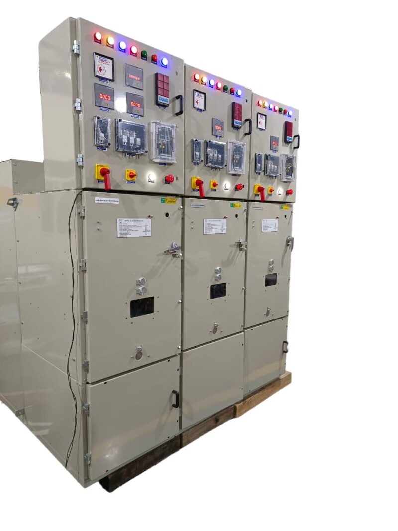 16512-935_image_0.jpg Expert Three Phase Copper HT Panels 33 kV Industrial