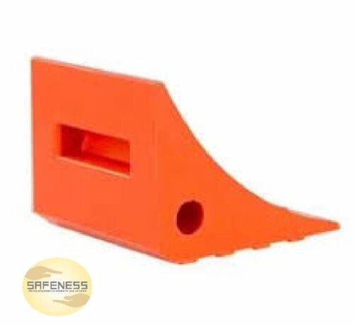 16526-10404_image_0.jpg SAFENESS 320 mm Plastic Wheel Chock A002 Orange