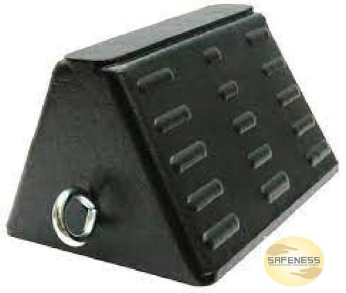 16526-10492_image_0.jpg SAFENESS 460 mm Rubber Wheel Chock A002 Black