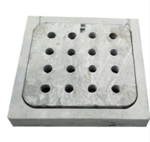 16718-2580_image_0.jpg RS Precast Drainage Cover RCC Bitumen Painted 600 x 600 mm