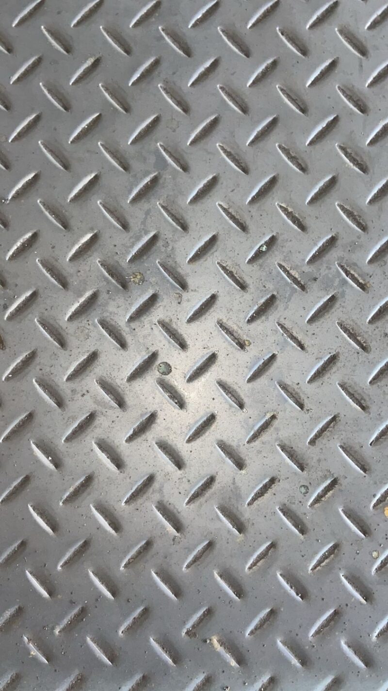 16940-1145_image_0.jpg SAIL 5 mm E250 MS Chequered Plates 1250 mm Cross