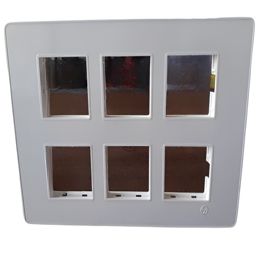 17155-2091_image_0.jpg L&T CB93112FW05 12 Module White Modular Switch Plate Cover
