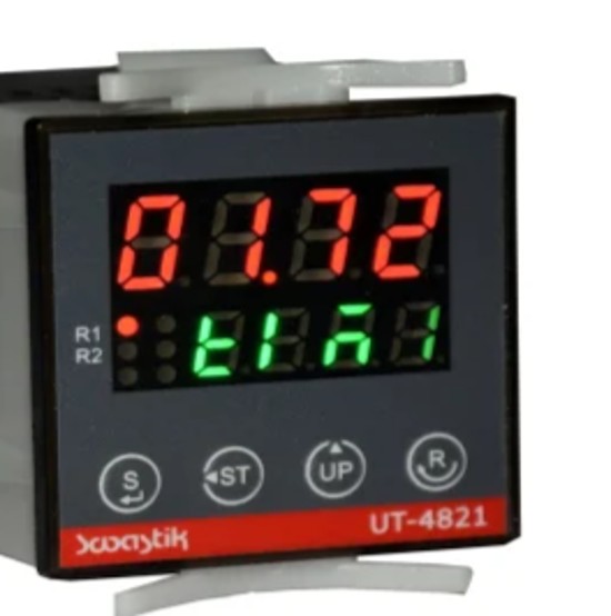 230 V Digital Voltmeter LED Display