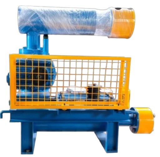 17217-1333_image_0.jpg SAE Air Cooled Root Blower 1 bar 500 m3/h