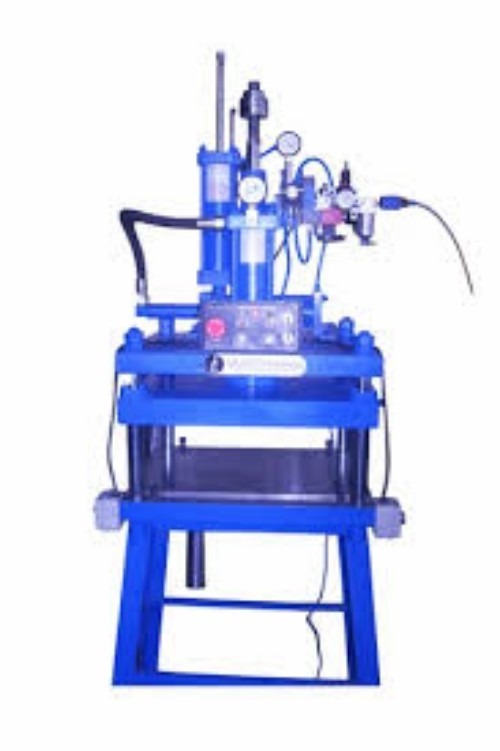 17245-4144_image_0.jpg GRAVITY Mild Steel Hydro Pneumatic Die Cutting Machine Semi Automatic 300 - 1500 Sheets/hr